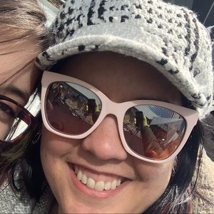 Meet your Posher, Desiree